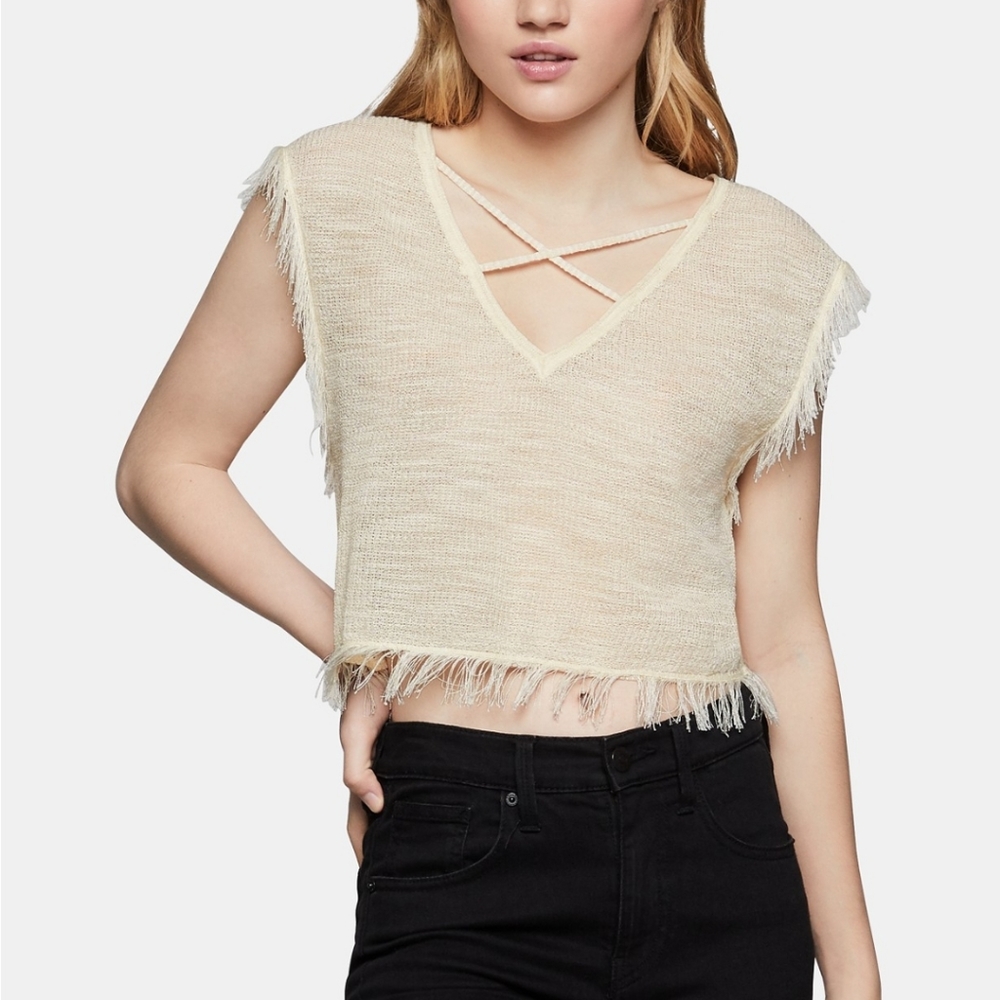 NWT!  Size M BCBG GENERATION Fringed sleeveless lightweight top.